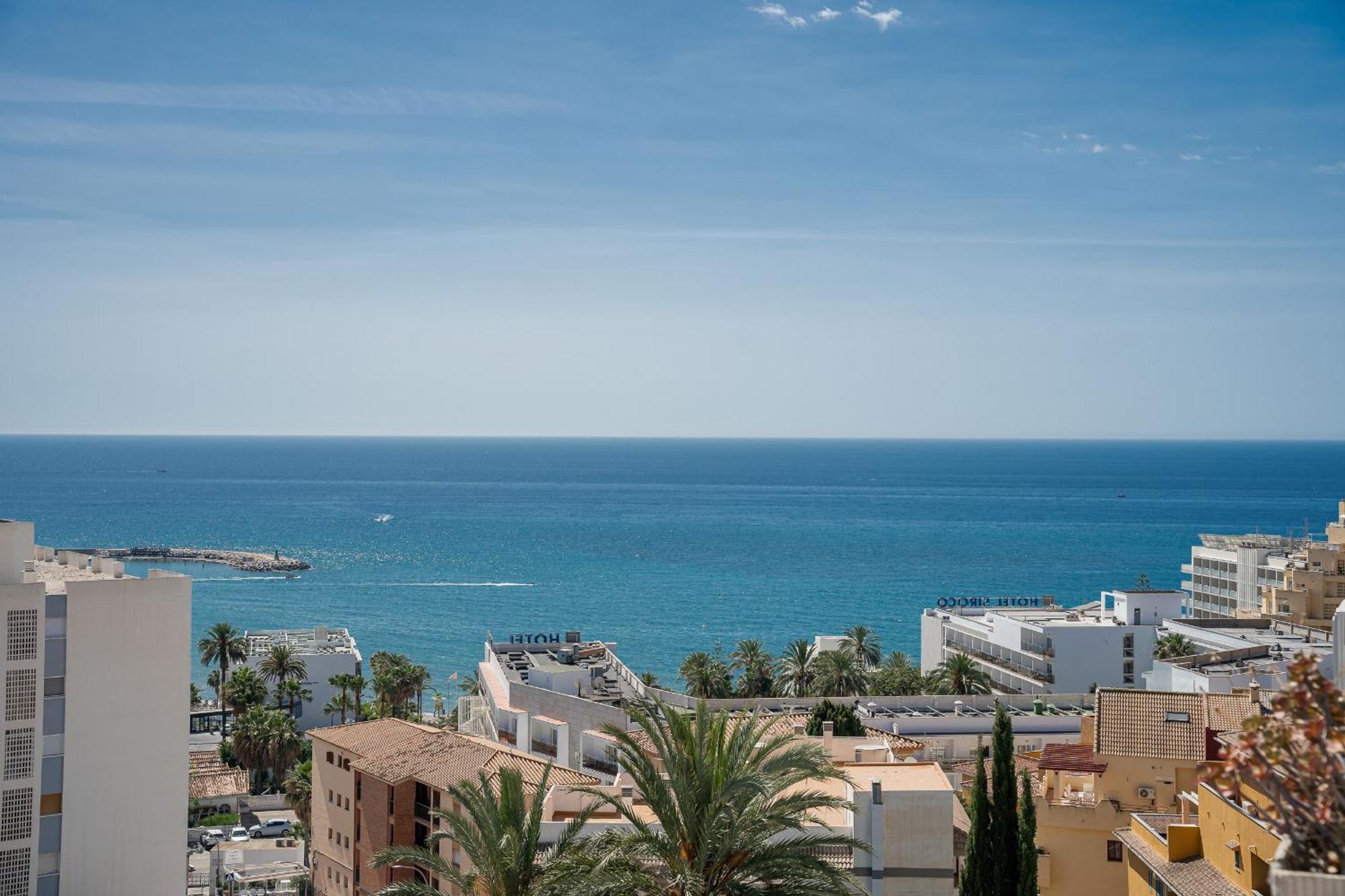 Azul Horizonte With A Pool Benalmádena